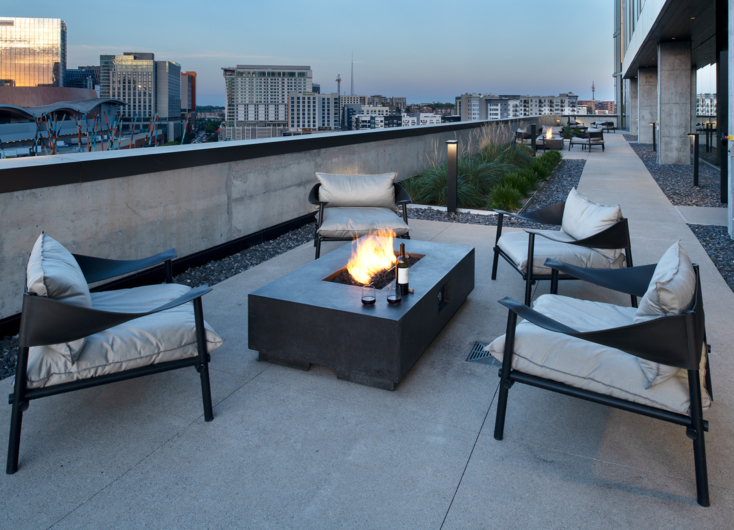 Luxury Apartment Rooftop Firepit Nashville, TN